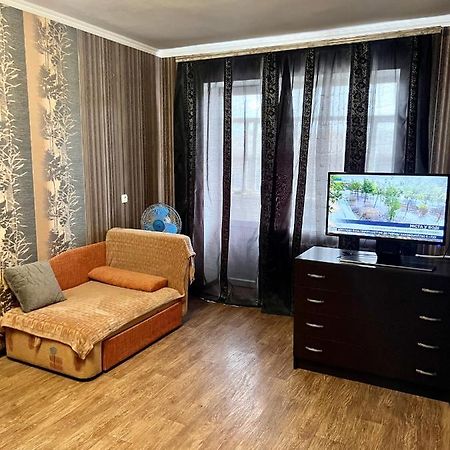 Апартаменты В Самом Центре Прпобеды 90 Çernigiv Dış mekan fotoğraf